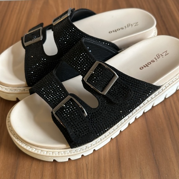Zigi soho Lug sole buckle slides size 8 - Picture 3 of 4
